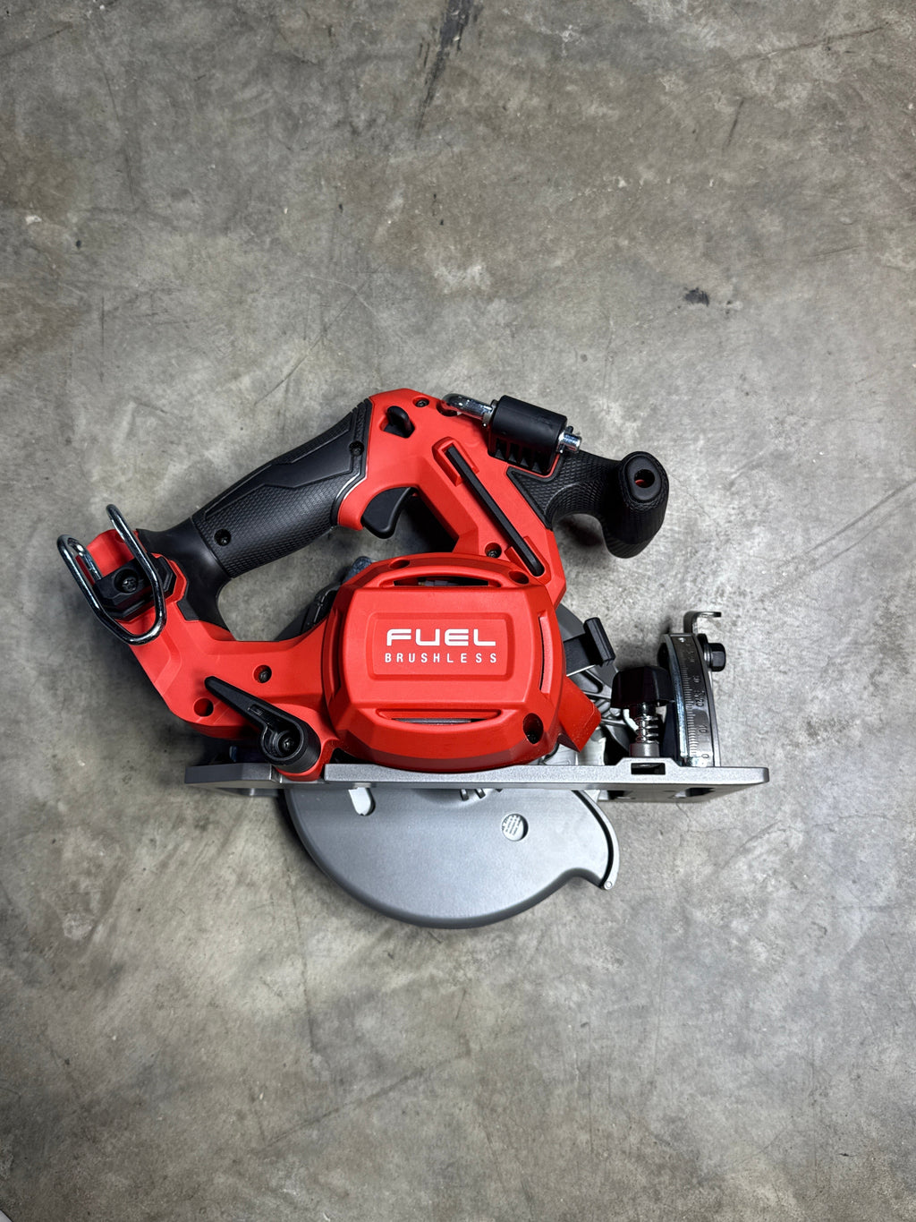 Milwaukee 2833-20 M18 FUEL™ 6-1/2" Circular Saw (Used/Excellent)