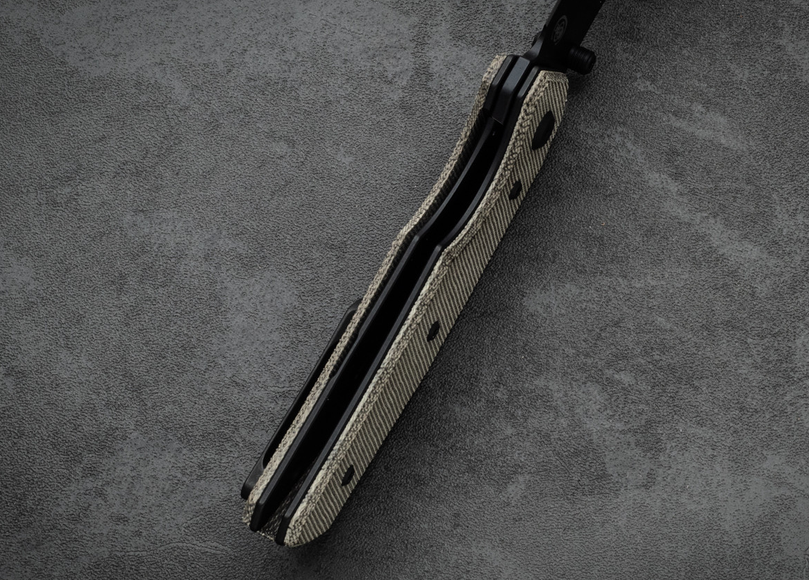 Chaves Knives OMEGASTREET Omega Street Liner Lock Black Blade w/ Green Micarta